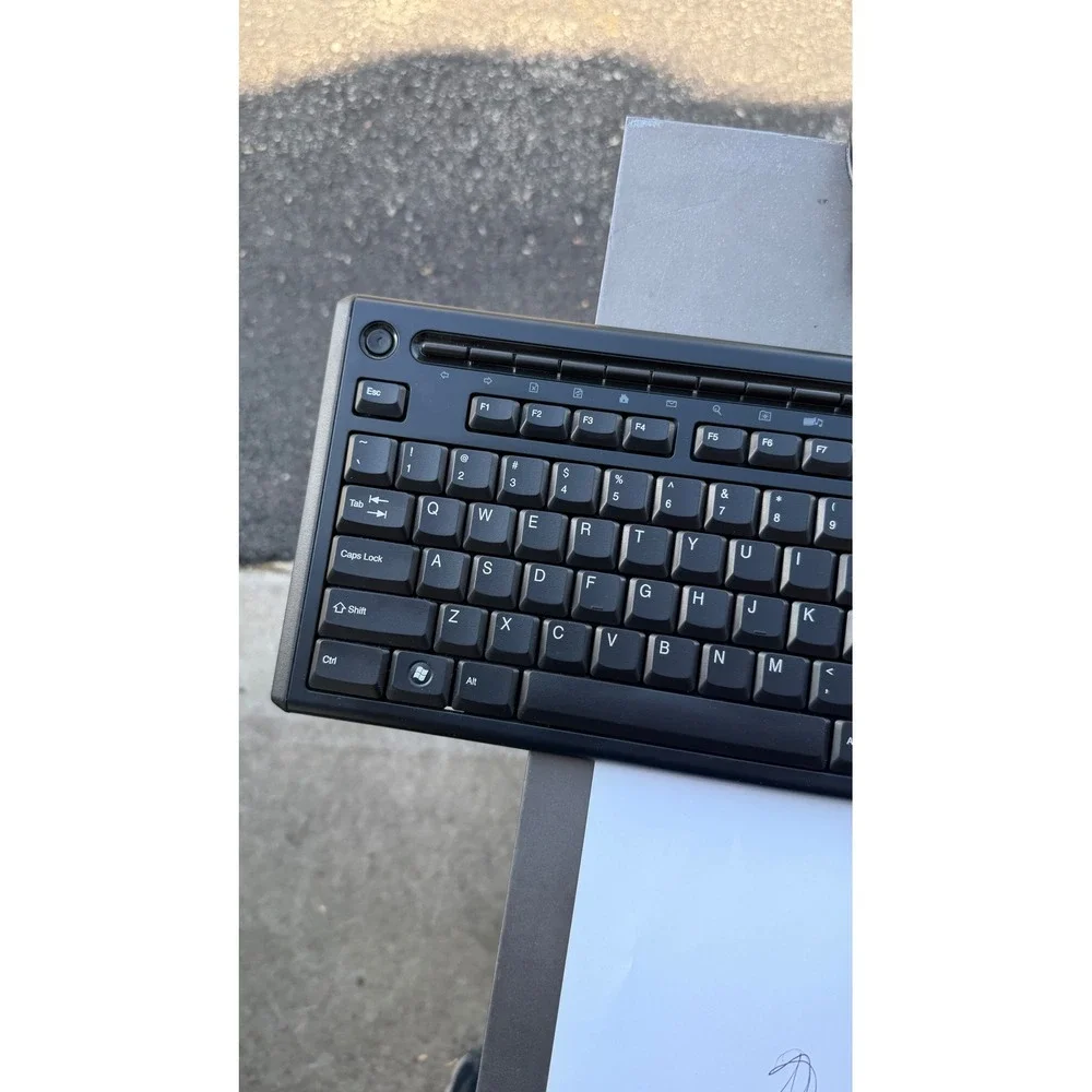 Acer Wired Multimedia Keyboard with Volume Dial and Logitech Wireless Mouse Bund